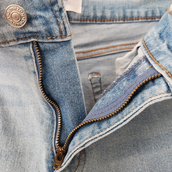 Denizen for Levi Miderise Cropped Jeans (2 available) - Picture 8 of 11